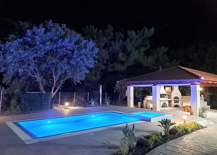 Fiore Di Rodi - Private Pool, Jacuzzi And Barbecue