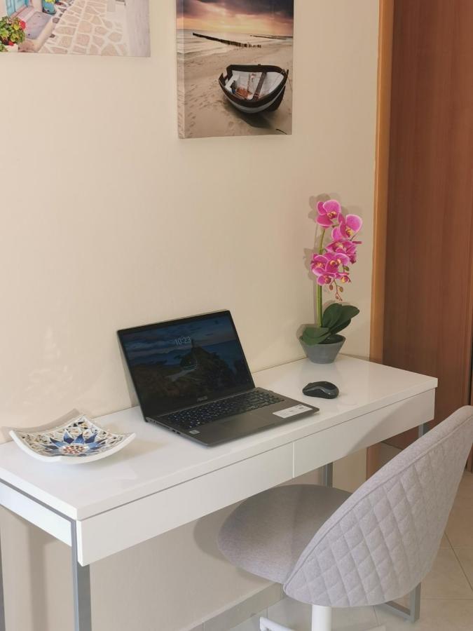 Fiore Di Rodi - Private Pool, Jacuzzi And Barbecue Apartment *