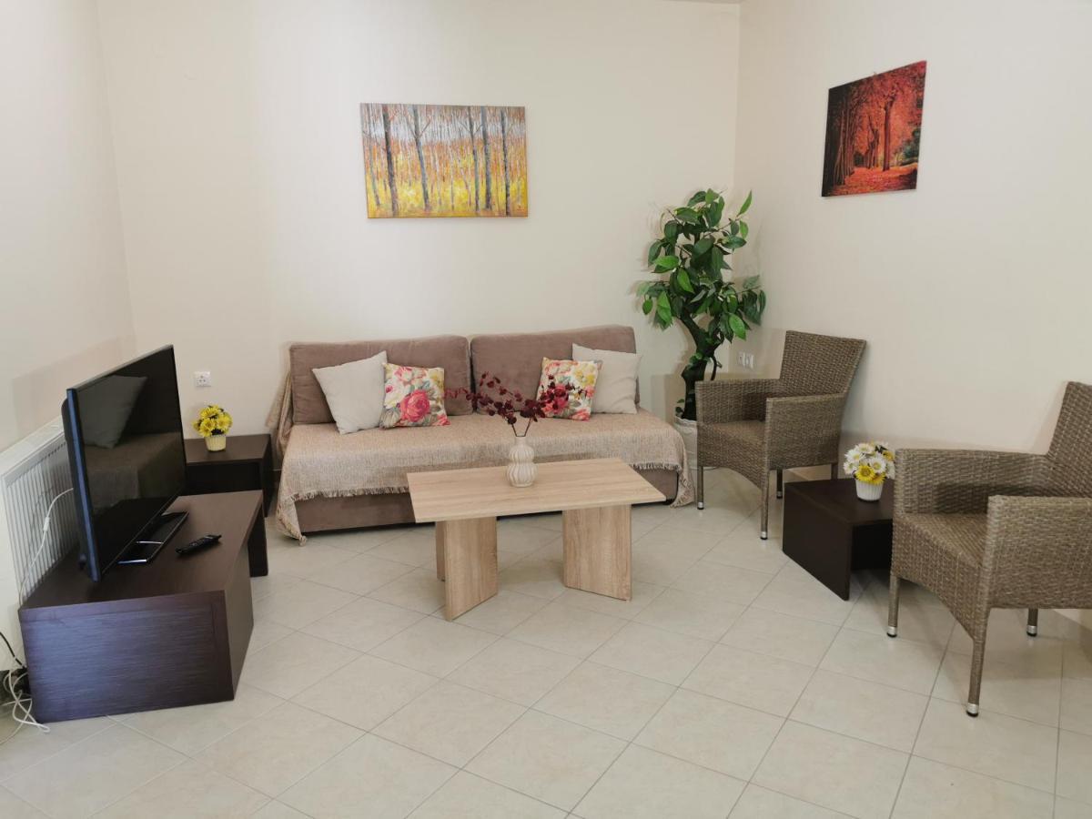 Fiore Di Rodi - Private Pool, Jacuzzi And Barbecue Apartment
